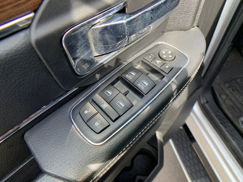 Used 2016 RAM 1500 Laramie w/ Convenience Group image 12