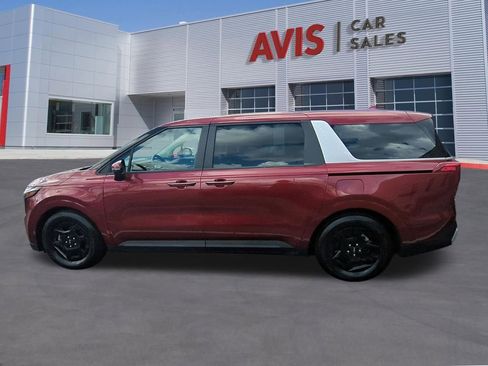 Used 2025 Kia Carnival image 10