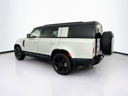 New 2026 Land Rover Defender 130 X-Dynamic SE image 7