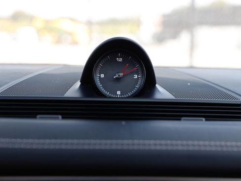 Used 2020 Porsche Panamera image 42