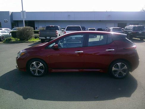 Used 2020 Nissan Leaf SV w/ SV All Weather Package image 2