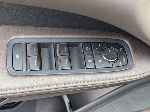 Certified 2025 Lexus RX 350 w/ Luxury Package image 22