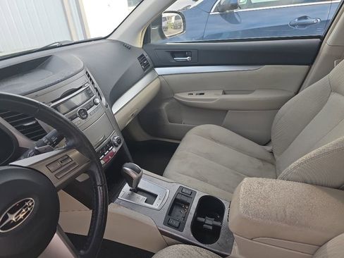 Used 2010 Subaru Outback 2.5i Premium AWD/4WD image 16