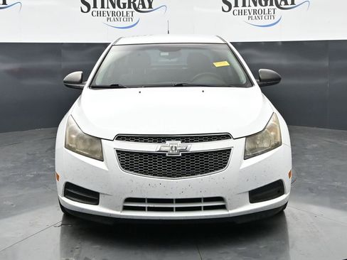 Used 2014 Chevrolet Cruze LS FWD image 2