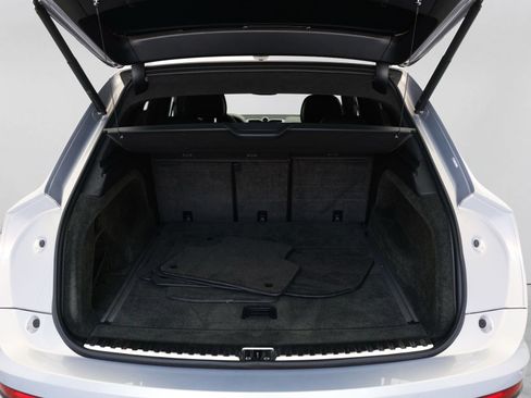 Used 2021 Bentley Bentayga Speed AWD/4WD image 8