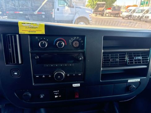 Used 2011 Chevrolet Express 2500 RWD image 14
