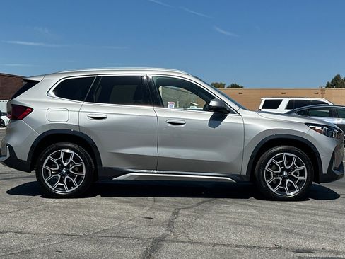 Used 2025 BMW X1 xDrive28i w/ Technology Package image 3