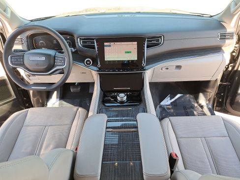 Used 2022 Jeep Wagoneer Series II image 9