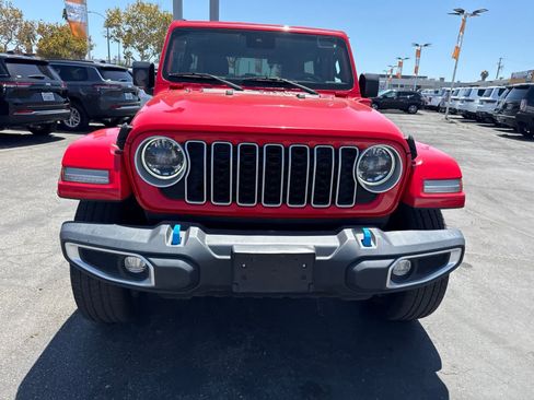 Used 2024 Jeep Wrangler Unlimited Sahara AWD/4WD image 5