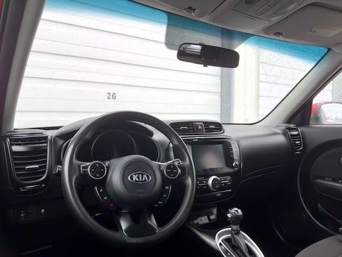 Used 2019 Kia Soul w/ Option Group 020 FWD image 11