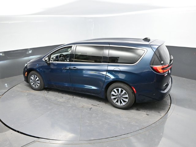 Used 2024 Chrysler Pacifica Limited FWD image 42