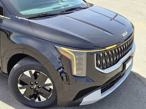 New 2026 Kia Carnival LXS image 4