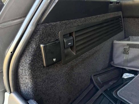 Used 2018 Land Rover Range Rover Long Wheelbase Supercharged image 14