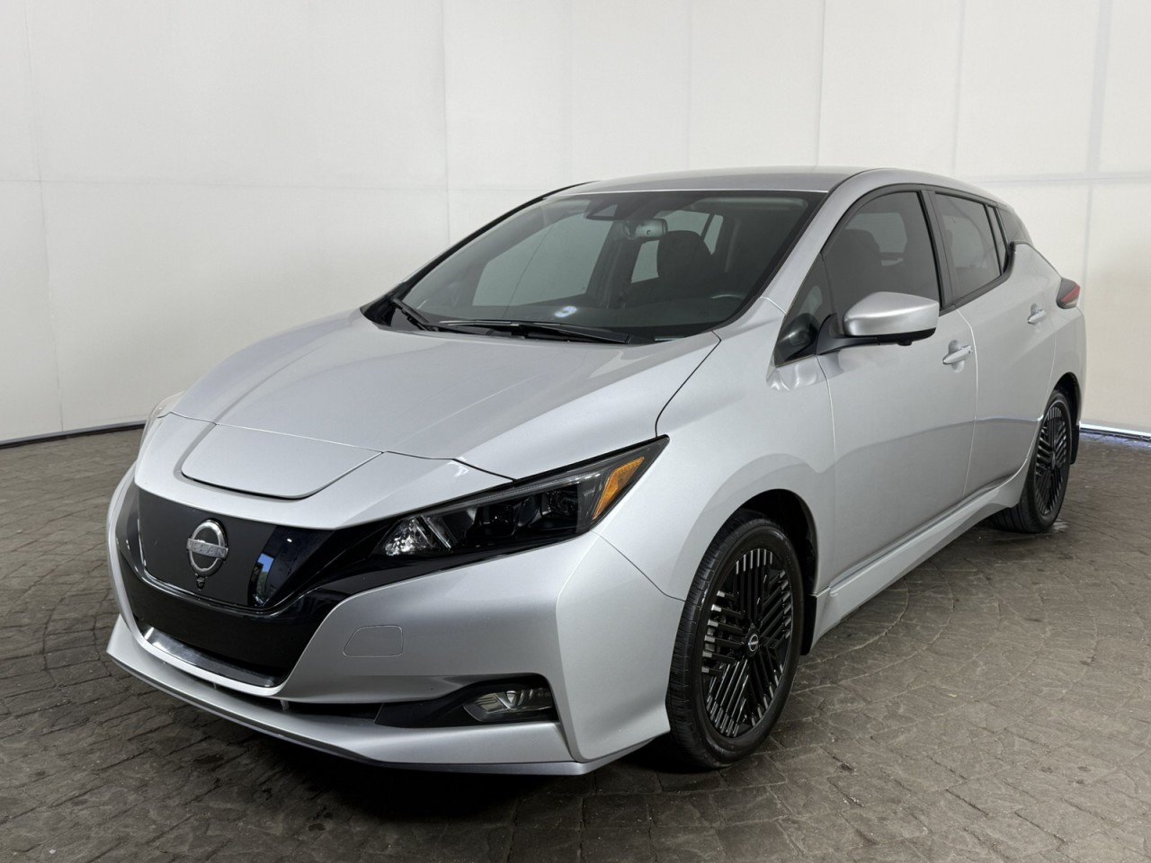 Used 2024 Nissan Leaf SV Plus FWD image 3