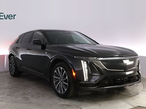 Used 2024 Cadillac Lyriq Sport AWD/4WD image 13