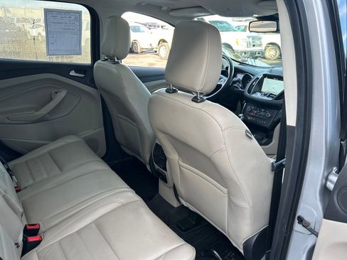 Used 2019 Ford Escape Titanium image 22