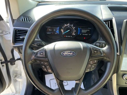 Used 2024 Ford Edge SE image 12