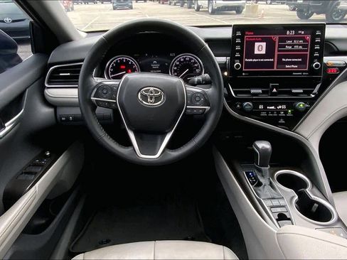 Used 2024 Toyota Camry XLE image 5