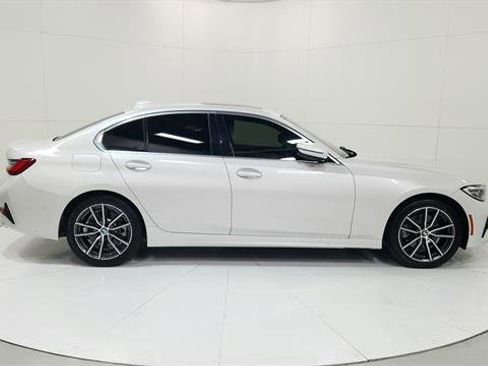 Used 2022 BMW 330i Sedan w/ Driving Assistance Package image 9