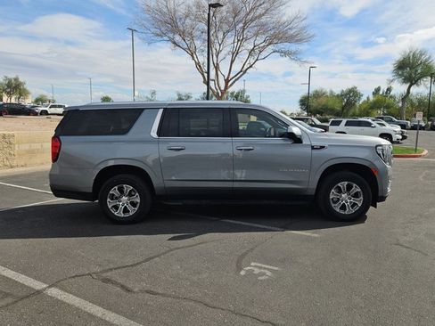 Used 2024 GMC Yukon XL SLE image 4