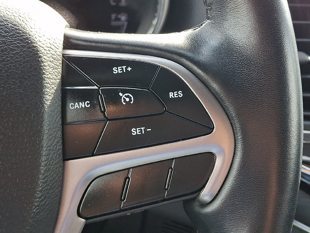 Used 2021 Jeep Grand Cherokee Limited AWD/4WD image 26