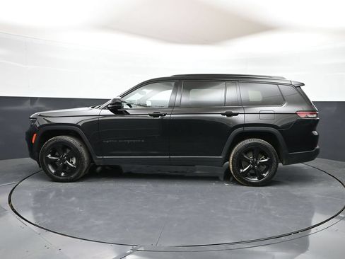 Used 2022 Jeep Grand Cherokee L Laredo AWD/4WD image 23