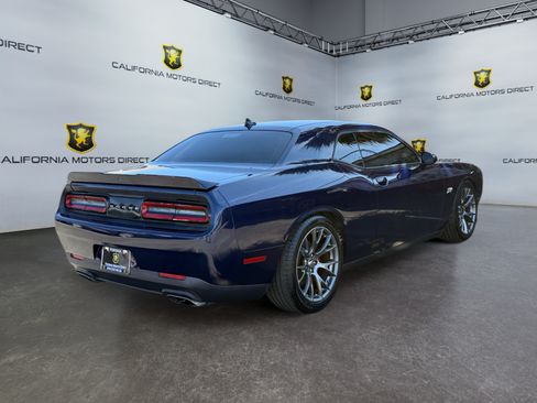 Used 2015 Dodge Challenger SRT RWD image 5