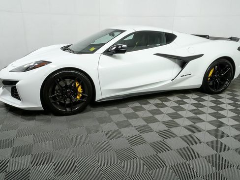 Used 2025 Chevrolet Corvette Z06 image 24