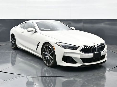 Used 2019 BMW M850i xDrive Coupe w/ Driving Assistance Package AWD/4WD image 4