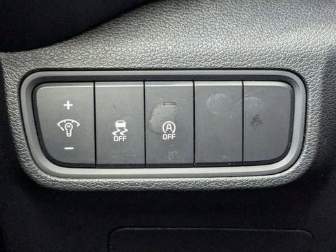 Certified 2025 Kia Soul LX w/ LX Technology Package FWD image 29