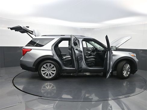 Used 2020 Ford Explorer Limited image 37