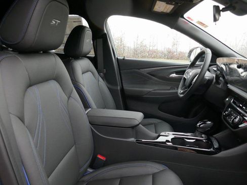 New 2026 Buick Envista Sport Touring w/ Convenience I Package FWD image 9