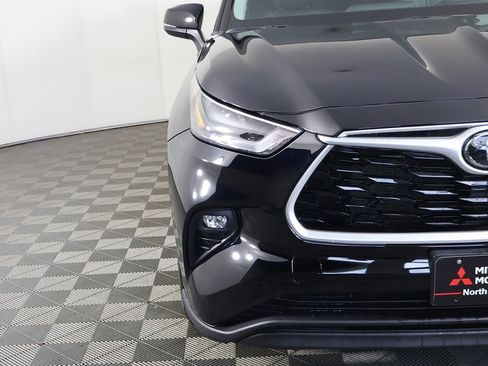 Used 2022 Toyota Highlander XLE image 13