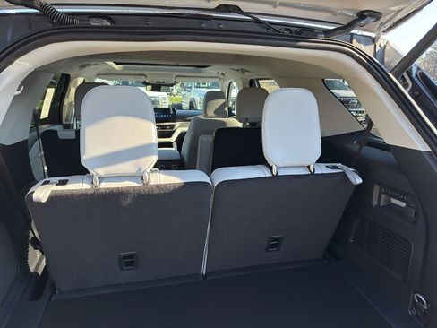 New 2026 Ford Explorer Platinum w/ LUX Leather Package image 8