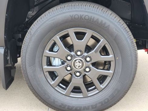 New 2026 Toyota 4Runner SR5 AWD/4WD image 8