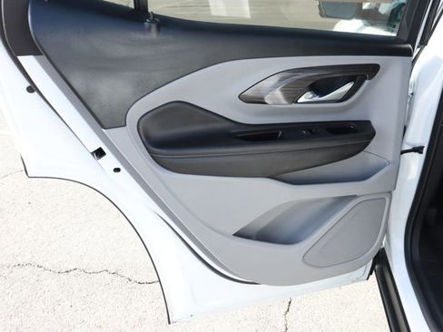 Used 2023 GMC Terrain SLT FWD image 12