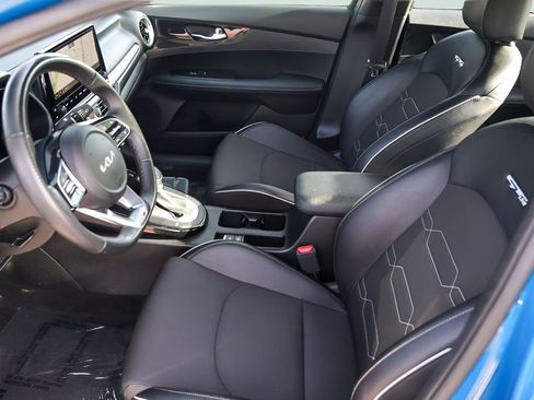 Used 2023 Kia Forte GT-Line w/ GT-Line Premium Package image 12