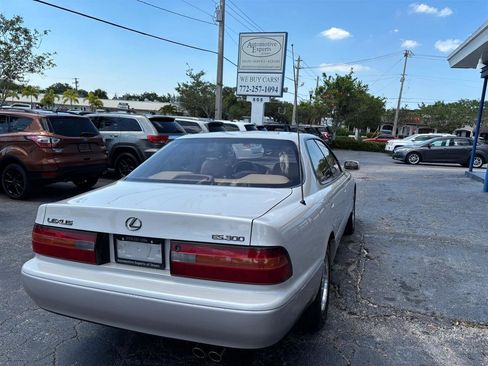 Used 1996 Lexus ES 330 FWD image 5