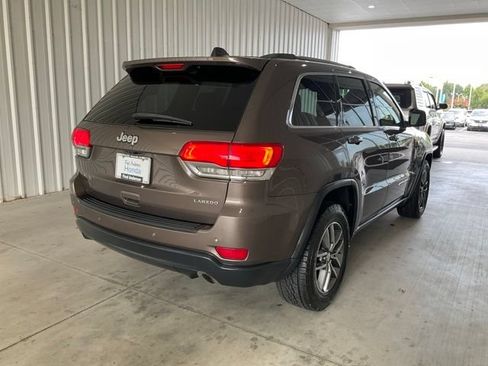 Used 2018 Jeep Grand Cherokee Laredo RWD image 19
