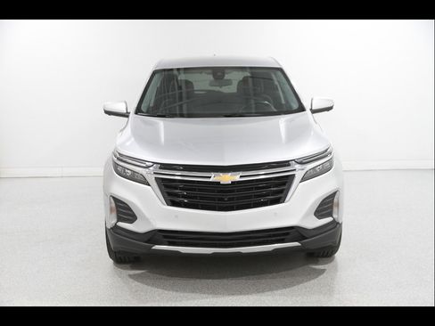 Used 2022 Chevrolet Equinox LT image 2