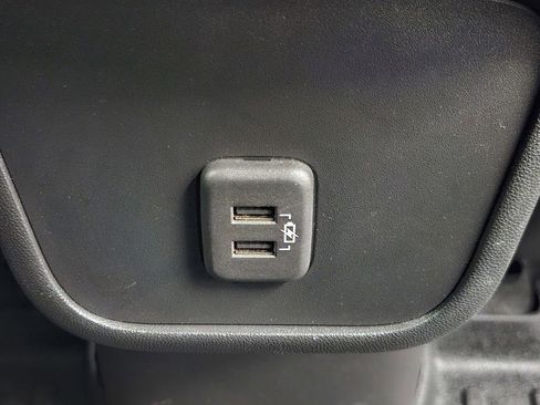 Used 2024 Chevrolet Equinox LT FWD image 27