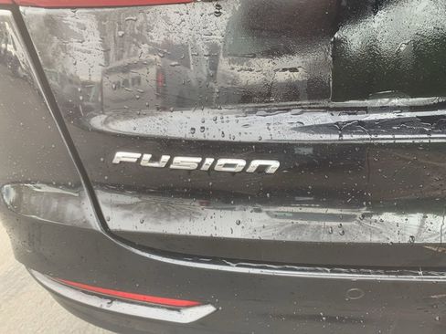 Used 2019 Ford Fusion Titanium image 7