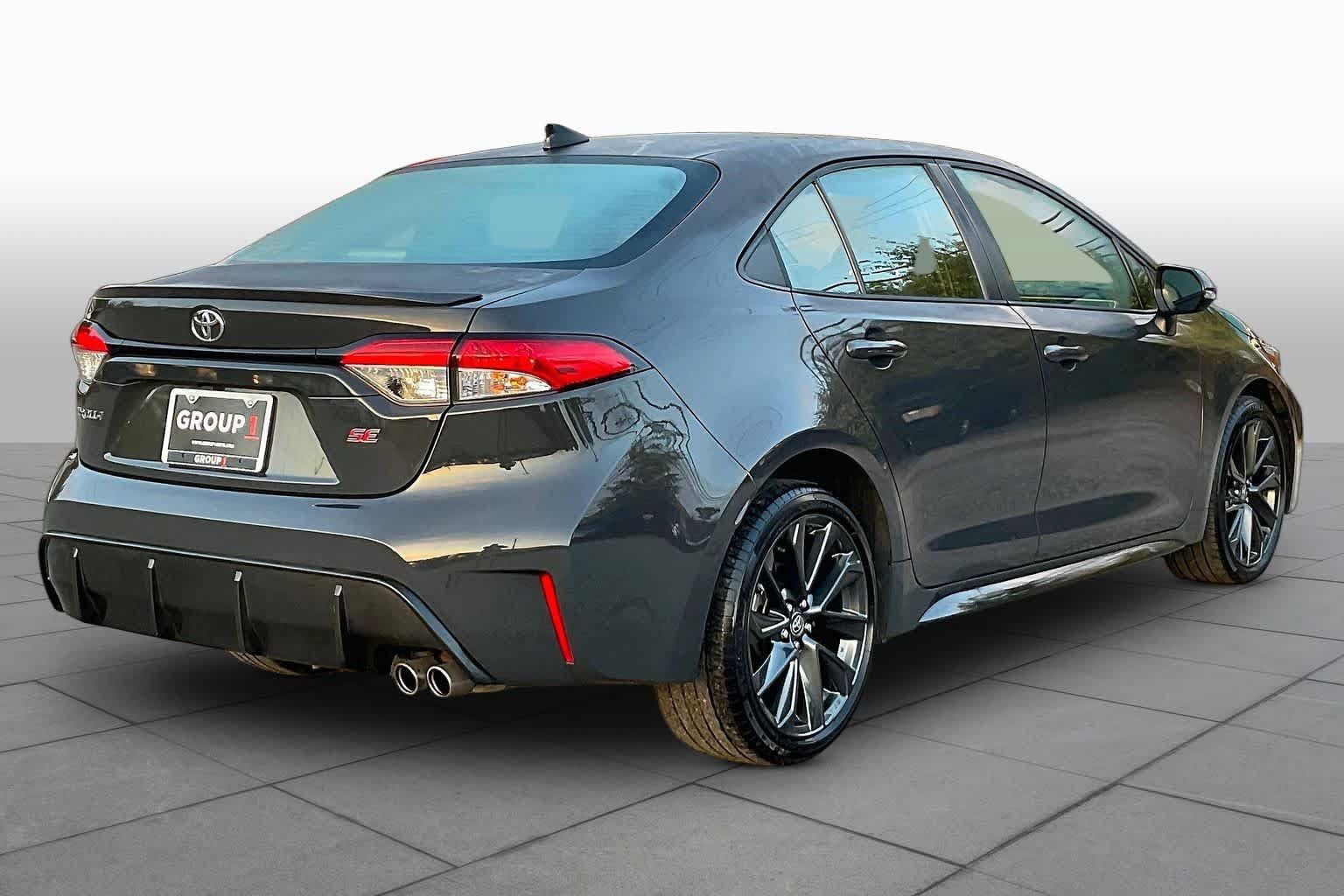 Used 2025 Toyota Corolla SE FWD image 13