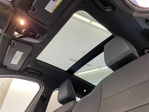 Used 2025 BMW X1 xDrive28i w/ Premium Package image 14