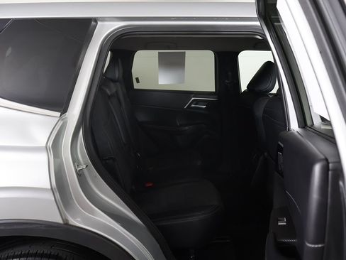 Used 2024 Mitsubishi Outlander SE FWD image 30