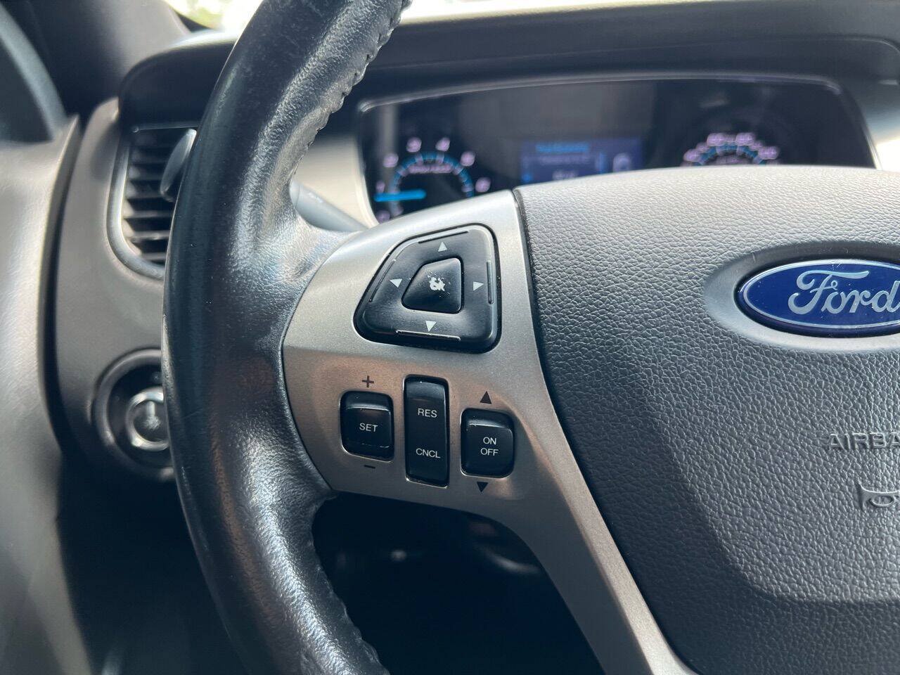 Used 2014 Ford Taurus SEL FWD image 20
