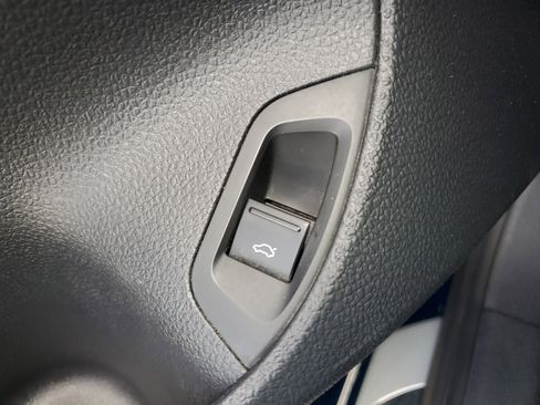 Used 2018 Volkswagen Passat 2.0T R-Line image 16