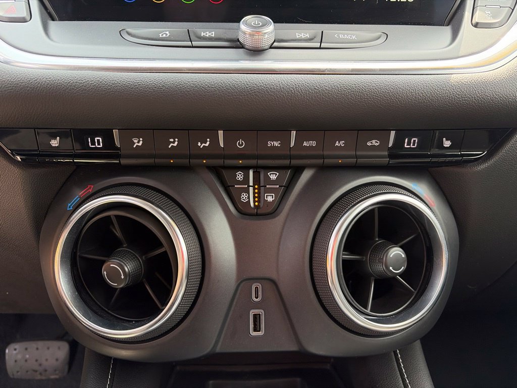Used 2024 Chevrolet Blazer LT w/ Convenience Package FWD image 32