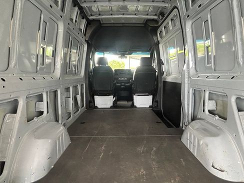 Used 2025 Mercedes-Benz Sprinter 2500 image 34