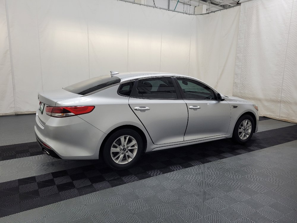 Used 2017 Kia Optima LX FWD image 10